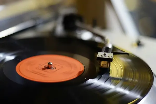 DANSNAMIDDAG MET DJ CHRISTOF