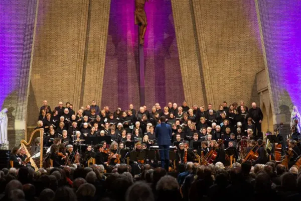 Opera tijdens zondagsviering in O.L.V.-kerk Tielt
