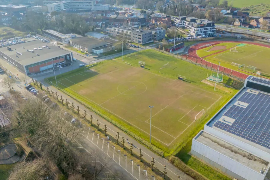 Zwembad in de startblokken