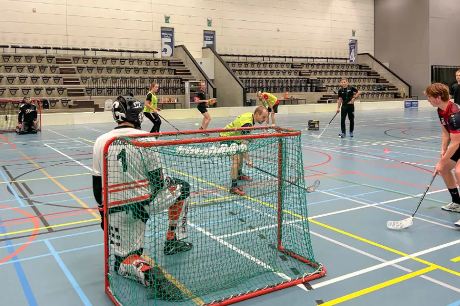 Internationaal floorballweekend in Tielt