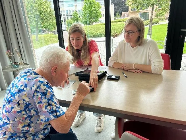 Tielt koopt mobiele biometrische kit aan voor personen met verminderde mobiliteit Tielt koopt mobiele biometrische kit aan voor personen met verminderde mobiliteit